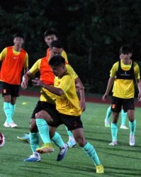 2天4练！男足亚运队狂奔ing 主帅最看重“阅读比赛”