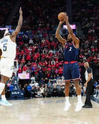 星空体育APP-霍勒迪砍35+11,仍无缘今日最佳，因为伦纳德3节就创队史第二纪录