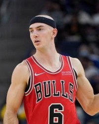 卡鲁索：靠直觉打出顶级防守 投射表现还需要提高